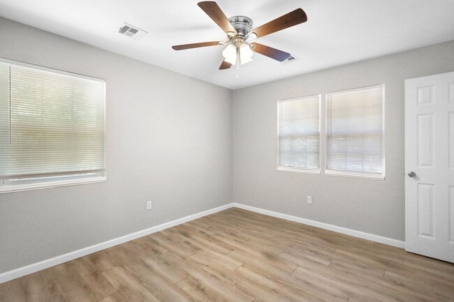 Building Photo - 3bd 2ba HOME FOR RENT!