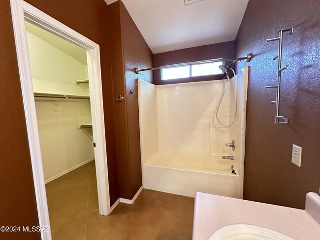 Building Photo - 8673 S Desert Dove Dr