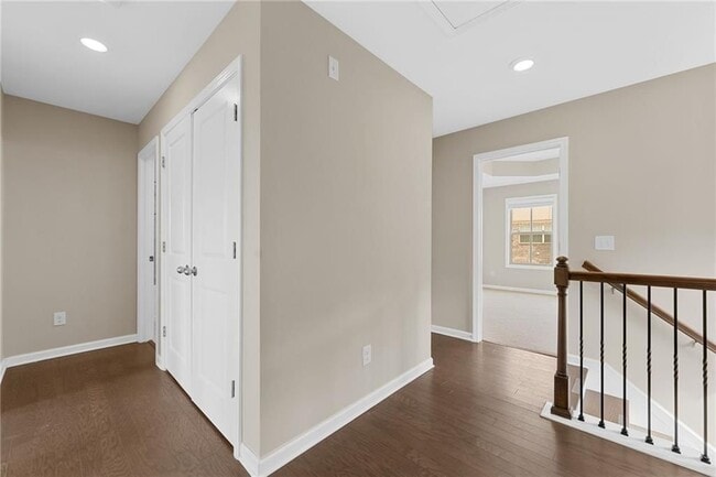 Building Photo - 331 Northaven Ave