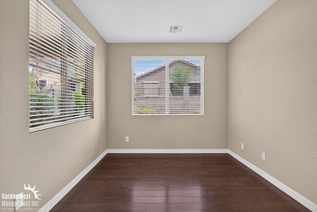 Building Photo - Beautiful 2Bdm 2Ba Home with Covered Backyard Patio in Buckeye - LOCATED IN A 55+ YEARS COMMUNITY.