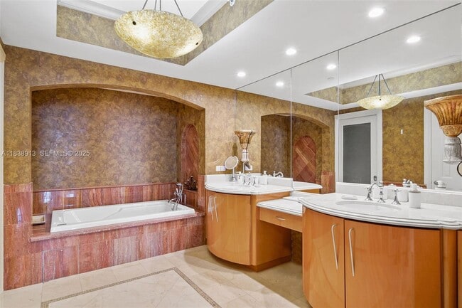 Building Photo - 17875 Collins Ave