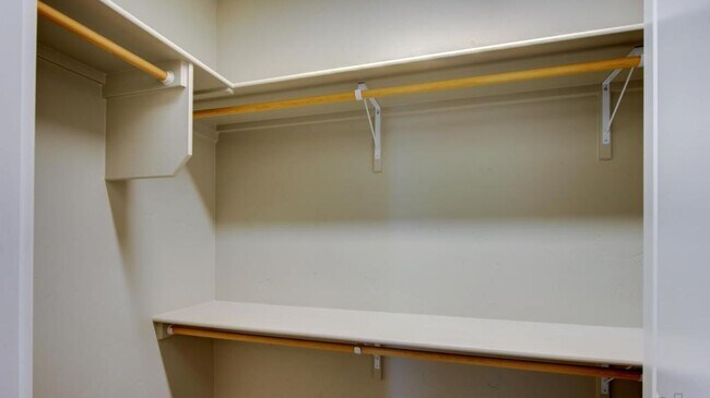 Building Photo - 5587 W Song Sparrow St