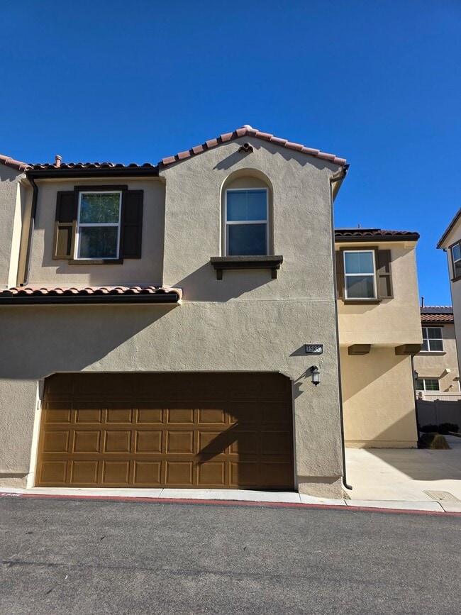 Building Photo - Murrieta 4 Bedroom Home with Solar in Gated Community!