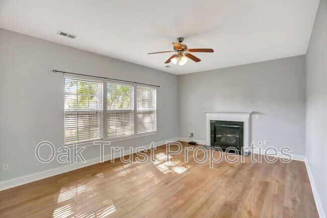 Building Photo - 5232 Mulholland Dr