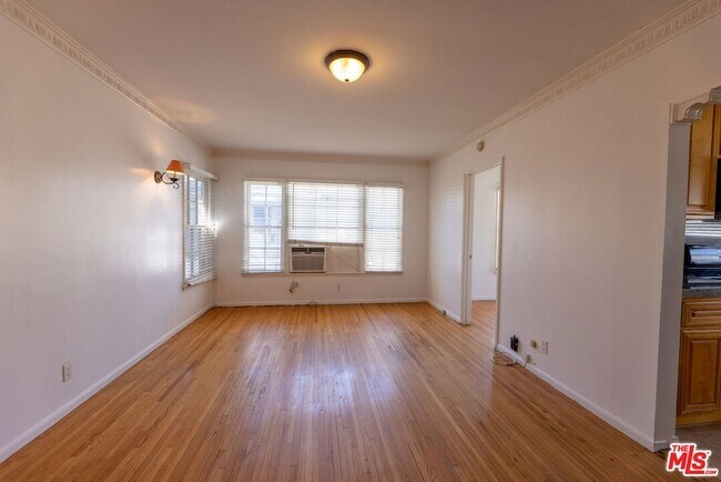 Building Photo - 8539 1/2 Cashio St