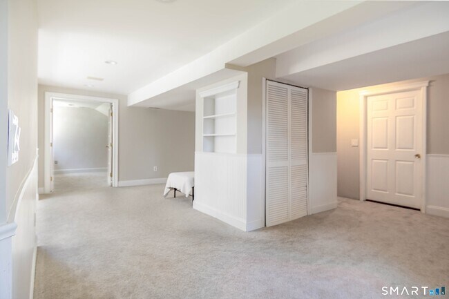Building Photo - 30 Hickory Hill