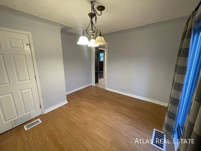 Building Photo - 2234 S Dexter St