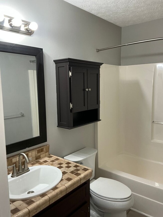 Building Photo - 714 Shetland Dr