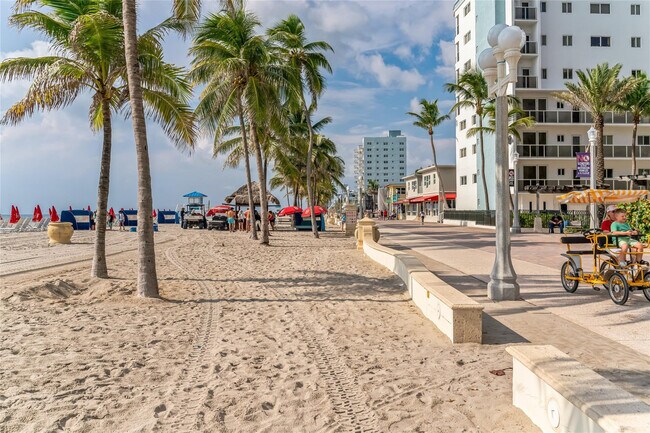 Building Photo - 324 Indiana St