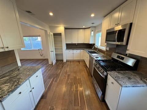 Building Photo - 435 Main St