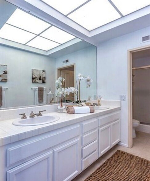 Building Photo - 30 Vista del Mar