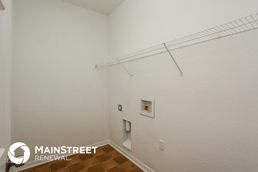 Building Photo - 10724 Carloway Hills Dr