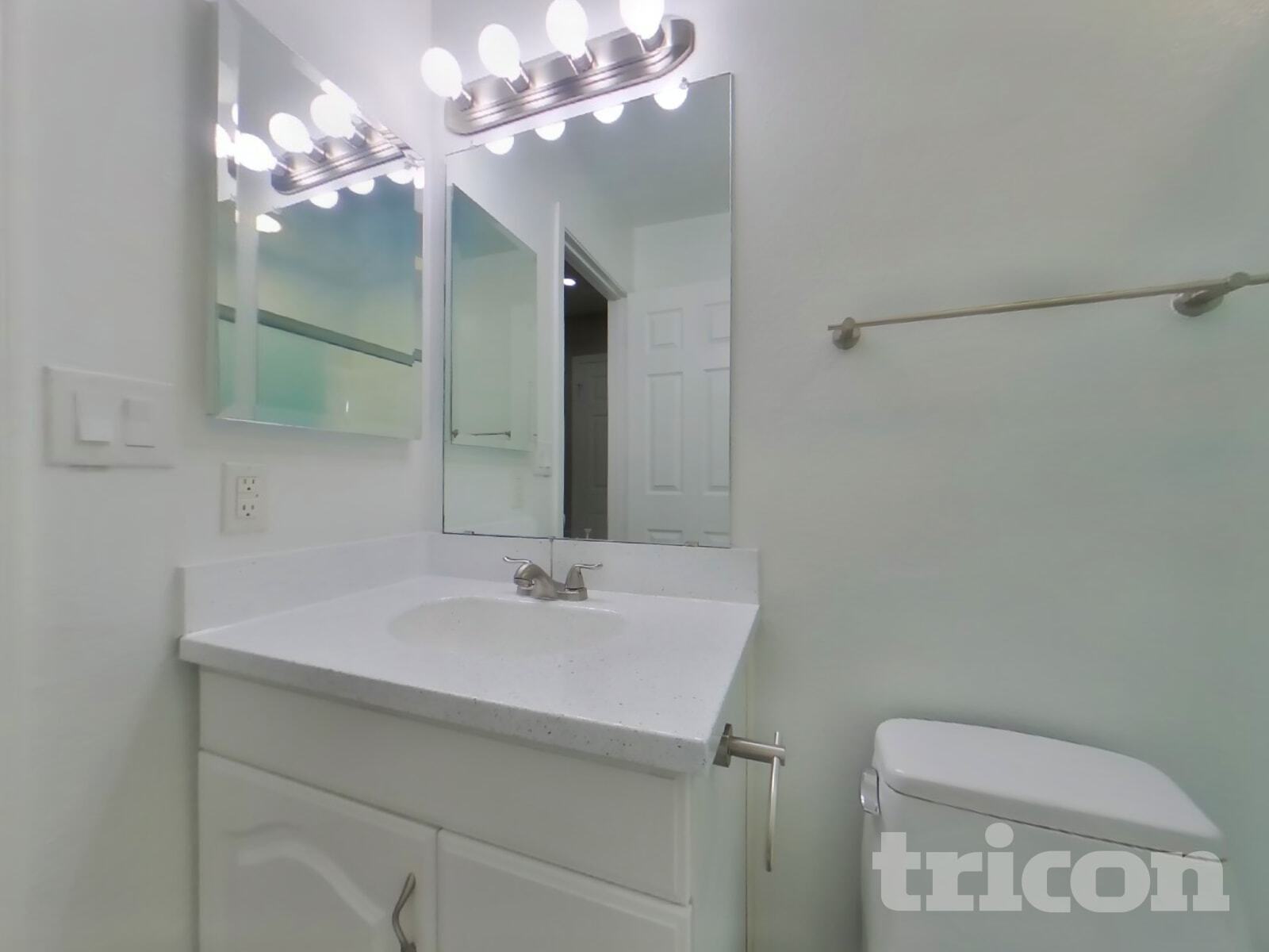 Building Photo - 2108 W Hermosa Dr