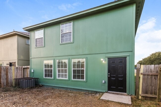 Building Photo - 4966 N Cancun Dr