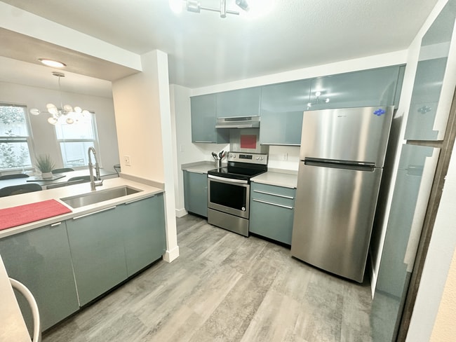 Building Photo - 1738 Brookhaven Cir W