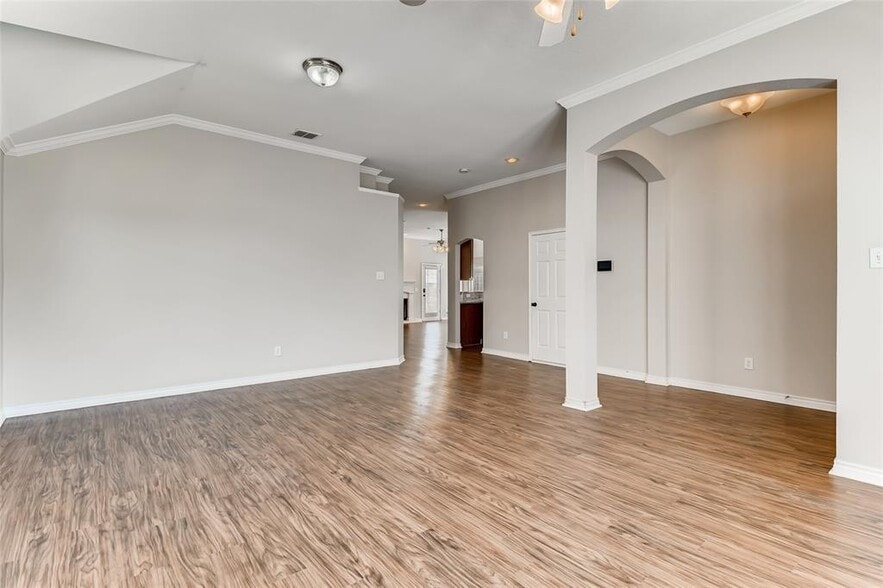 Building Photo - 4312 Summersweet Ln