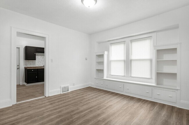 Building Photo - 13500 3rd Ave