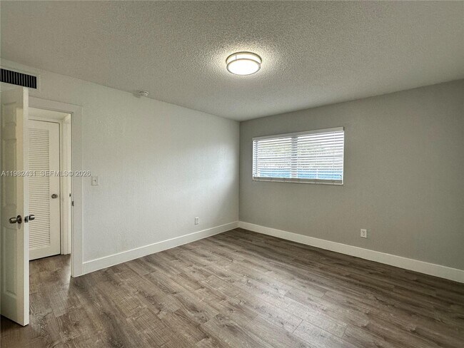 Building Photo - 2910 Pierce St