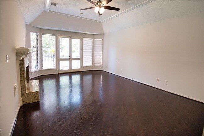 Building Photo - 15834 S Barkers Landing Rd
