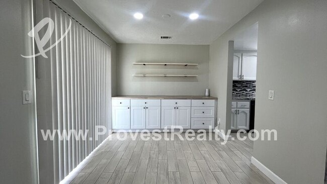 Building Photo - 13800 Driftwood Dr