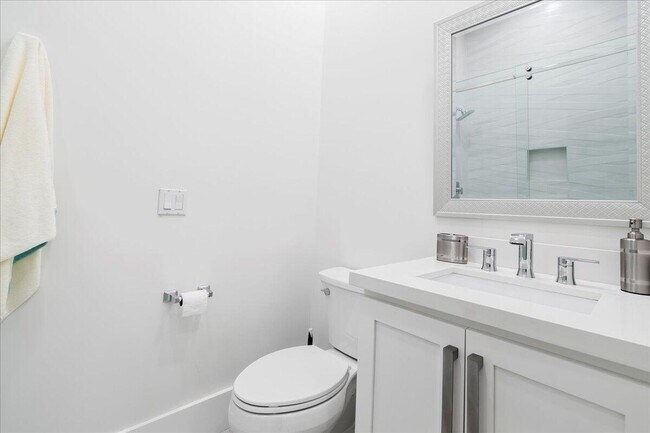 Building Photo - 2313 Golf Brook Dr