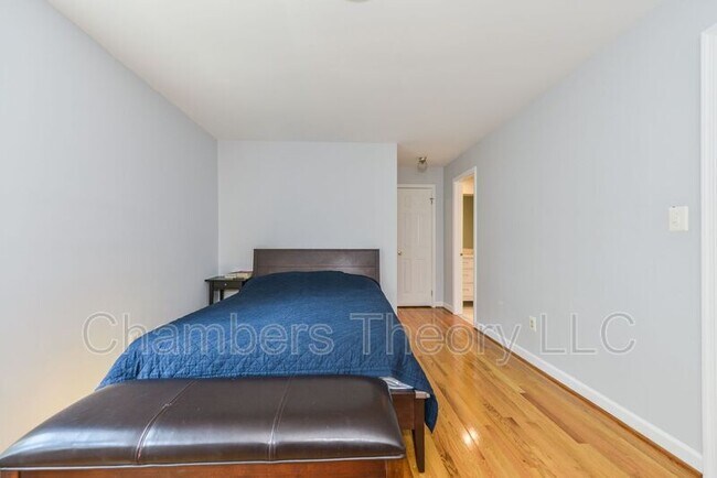 Building Photo - 6868 McLean Province Cir