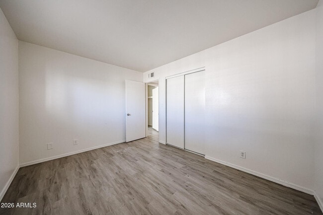 Building Photo - 2226 W Heatherbrae Dr