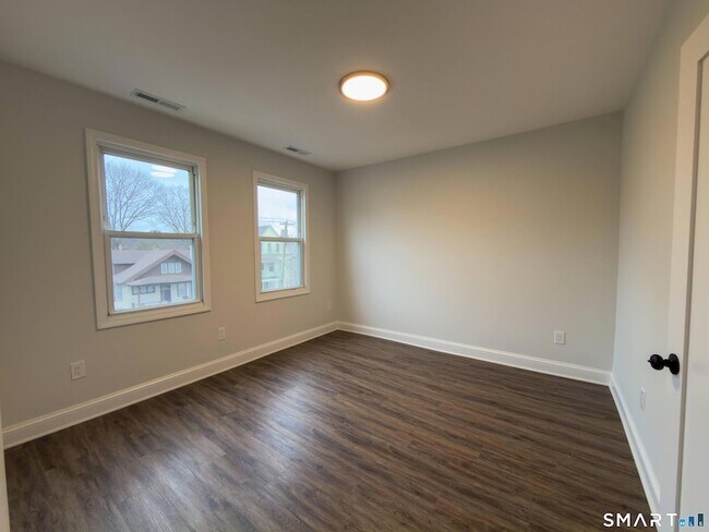 Building Photo - 43 W Prospect St