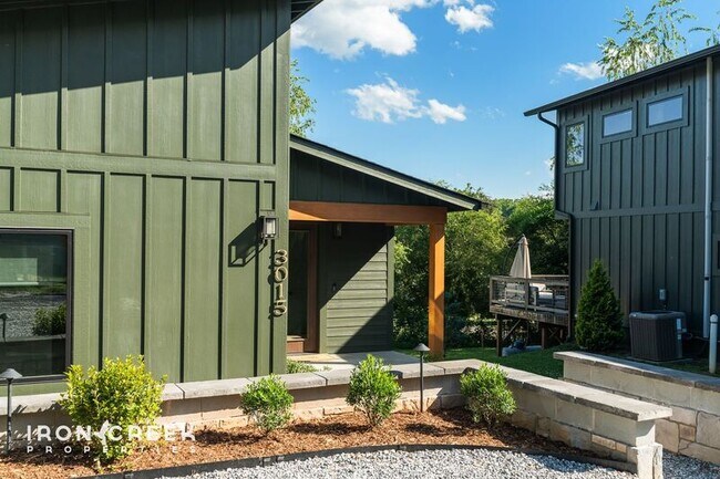 Building Photo - 3015 Sand Hill Crane Dr