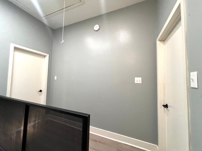 Building Photo - Two Stories, 2 Bedrooms 1.5 Baths Condo for Rent in Central Austin, Downtown, S Lamar and Hwy 290