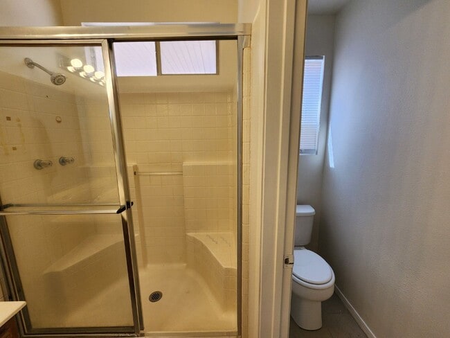 Building Photo - Lovely Single Story Home