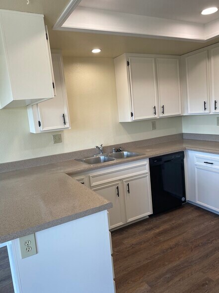 Building Photo - 1388 Villa Glen Ln