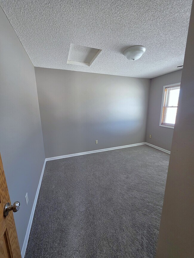 Building Photo - 1300 146th Ave