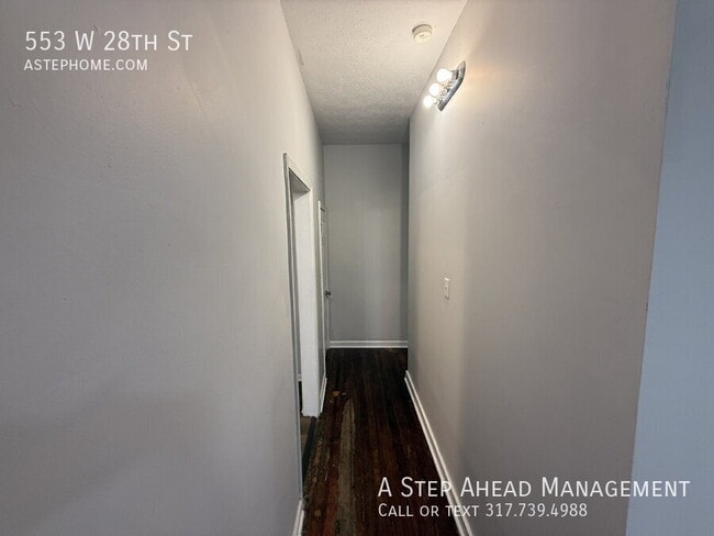 Building Photo - 553 W 28th St