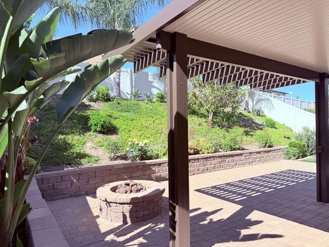 Building Photo - Single Story 4 Bedroom Solar home for rent