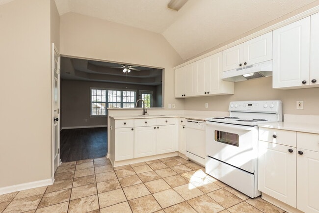 Building Photo - 505 Chinquapin Pl