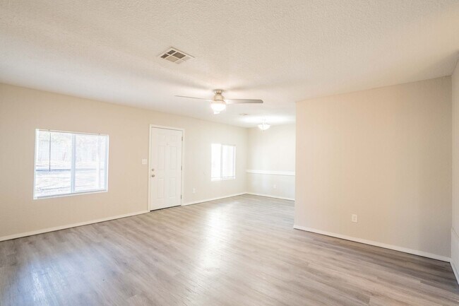 Building Photo - S Hudson Ave Duplex