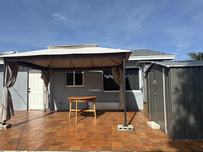 Building Photo - 1092 Florence Rd