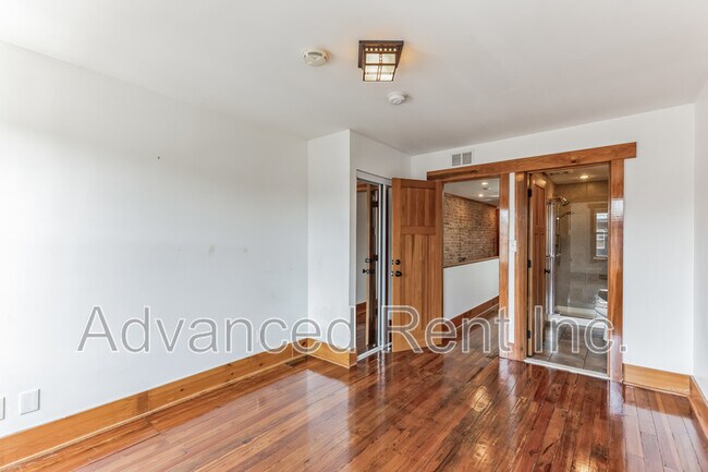 Building Photo - 2802 E Fairmount Ave