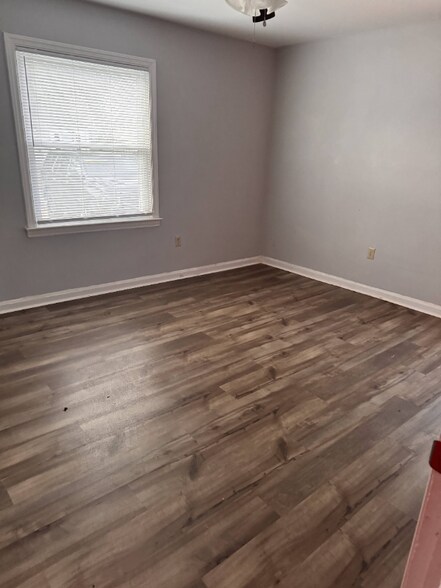 Building Photo - 106 Bolling Rd