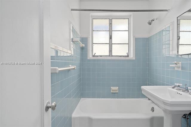 Building Photo - 817 Lenox Ave.