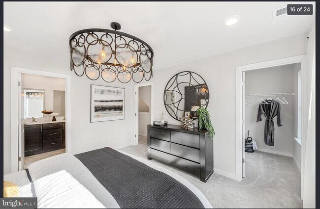 Building Photo - 32 Anderson Dr