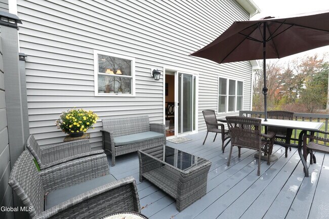 Building Photo - 1 Haywood Ln