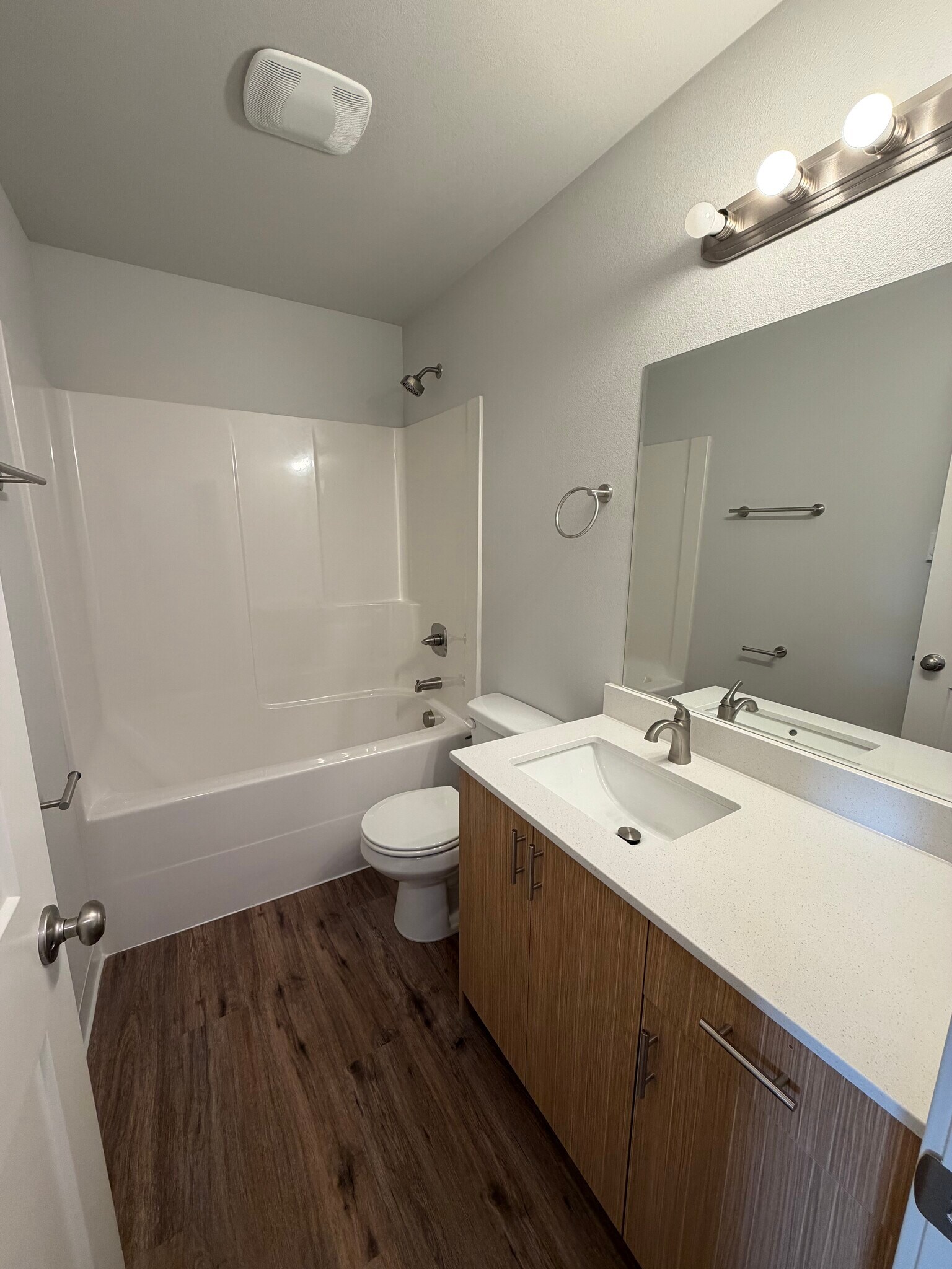 Building Photo - 8001 Oneil Rd NE