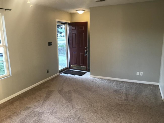 Building Photo - 3 bedroom in Louisville KY 40223