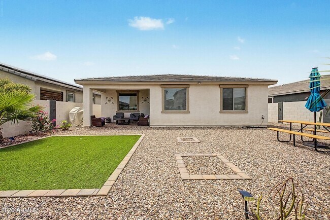 Building Photo - 35948 W Santa Monica Ave