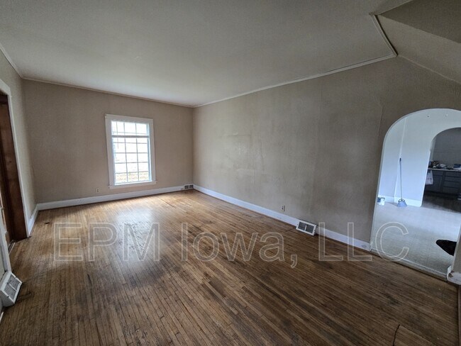 Building Photo - 511 S Frederick Ave