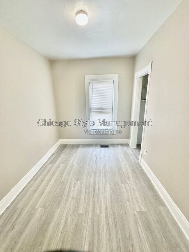 Building Photo - 2835 W 38th Pl