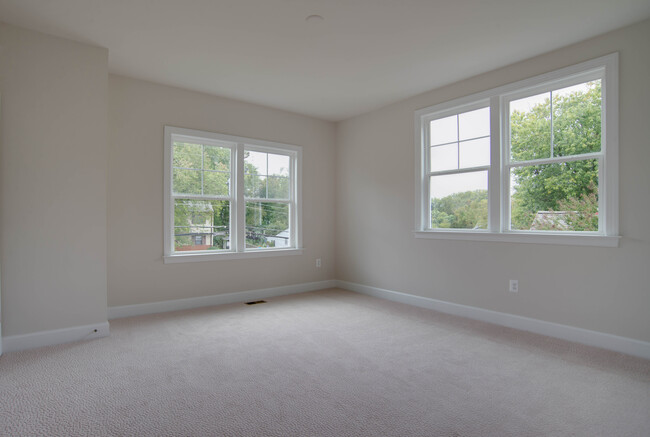 Spacious Master Bedroom - 1419 Cottage St SW