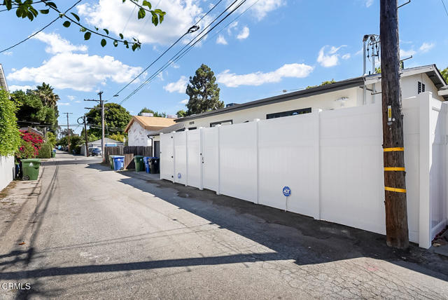 Building Photo - 2752 Westwood Blvd